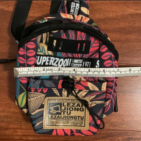 ✨SUPERZOOM LIMITED EDITION 1971 CROSSBODY BAG - Picture 5 of 6